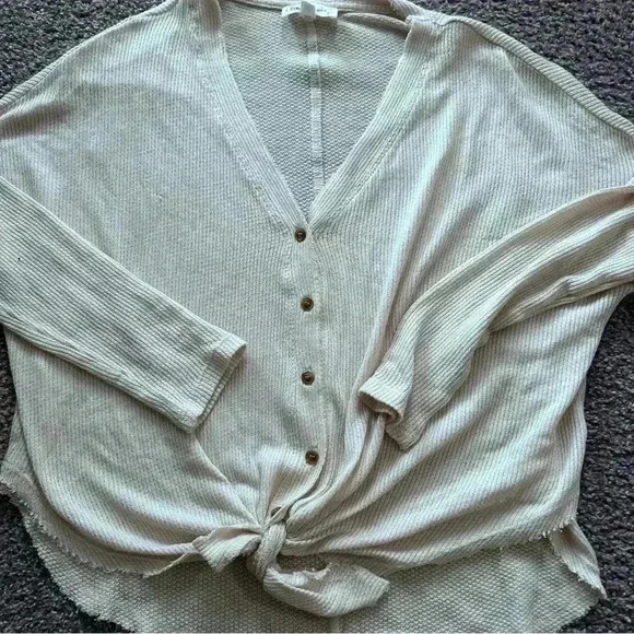 Oversized waffle knit, front tie, thermal sweater. Lightweight. Size small - Picture 3 of 5